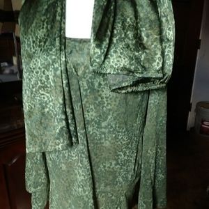 Victoria Secret Lounge Wear Set feels like silk .